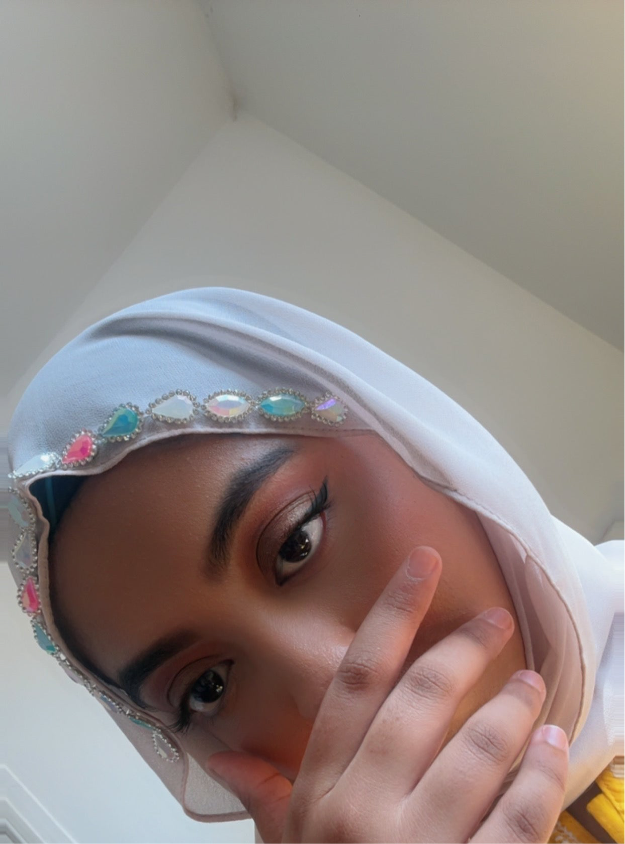 Hala-e-Jamāl Luxe Crystal-Embellished Hijab – Soft Ivory