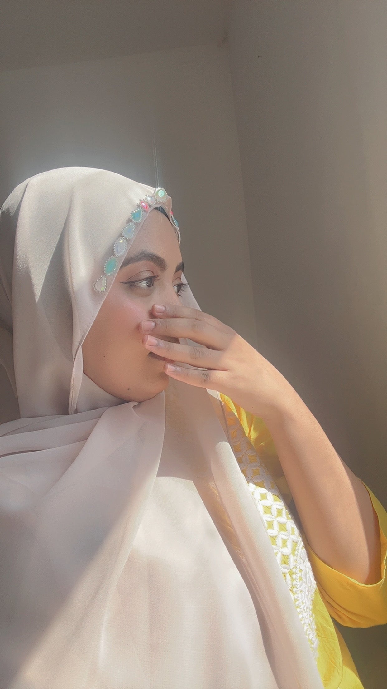 Hala-e-Jamāl Luxe Crystal-Embellished Hijab – Soft Ivory