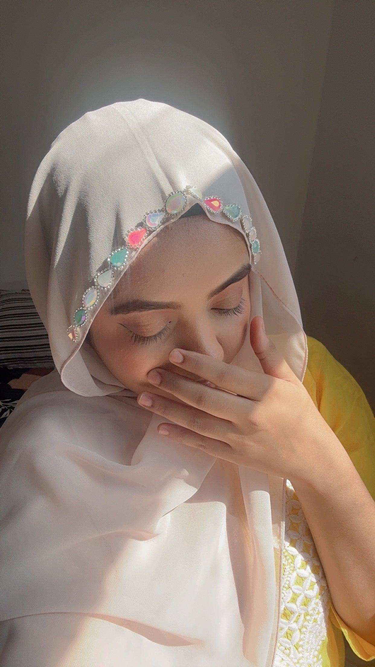 Hala-e-Jamāl Luxe Crystal-Embellished Hijab – Soft Ivory