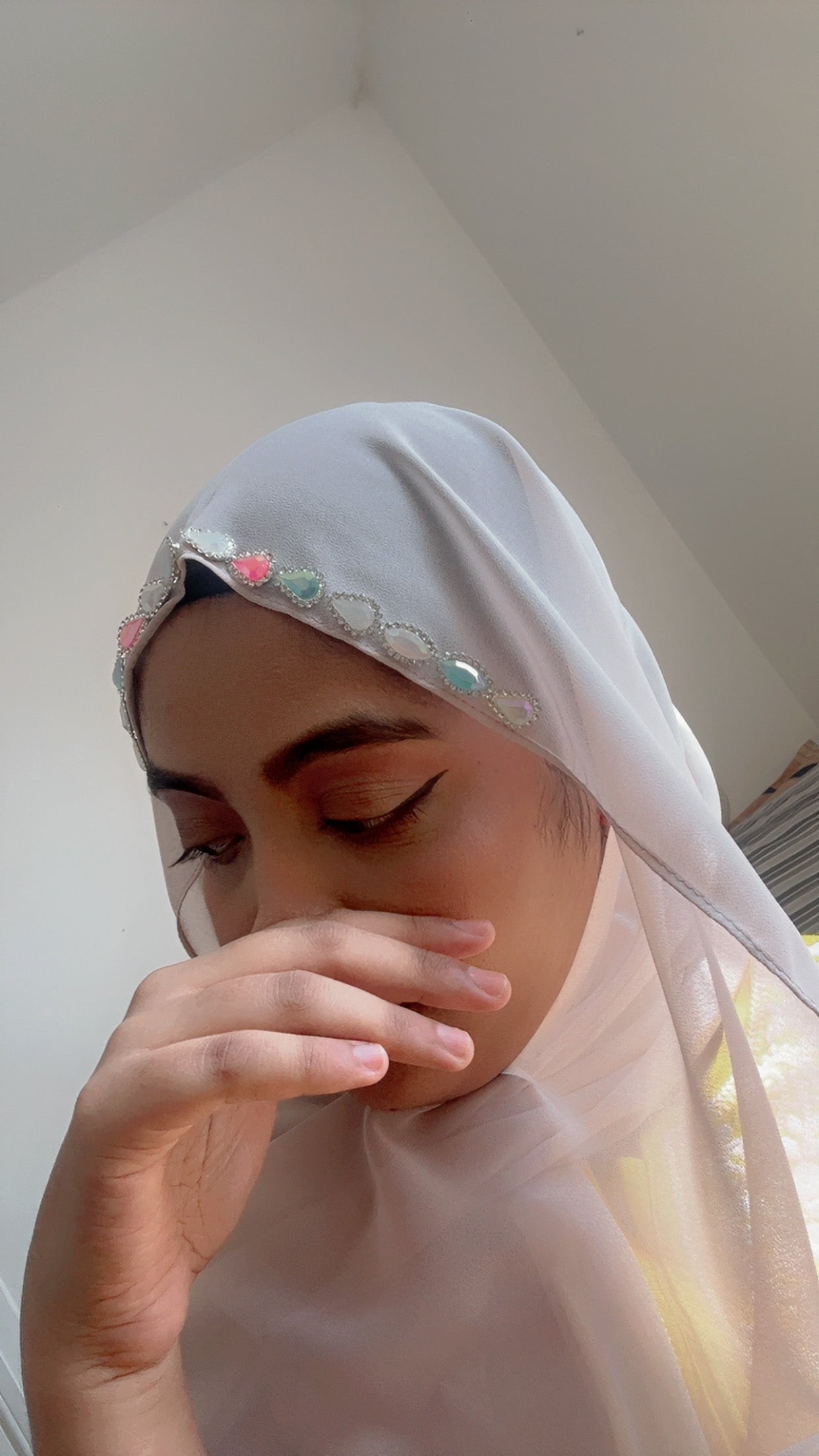 Hala-e-Jamāl Luxe Crystal-Embellished Hijab – Soft Ivory